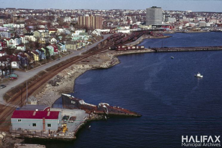Archive photo: Shore Rd. and railways, pre-NIP — ca. 1977. Halifax Municipal Archives.